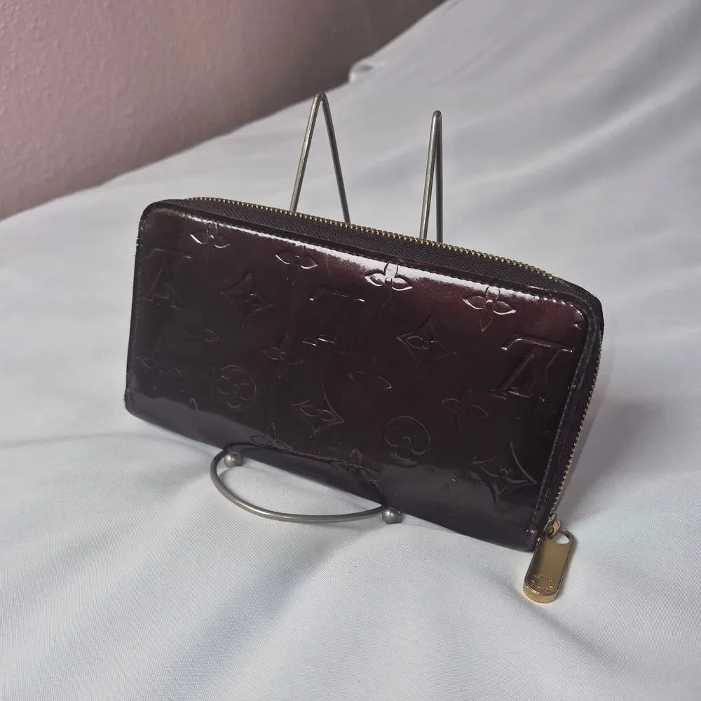 Authentic Louis Vuitton Monogram Vernis Patent Leather Rouge Fauviste Zip Wallet